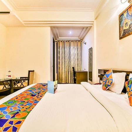 Fabhotel Oasis Dlf Phase 3 구르가온 외부 사진