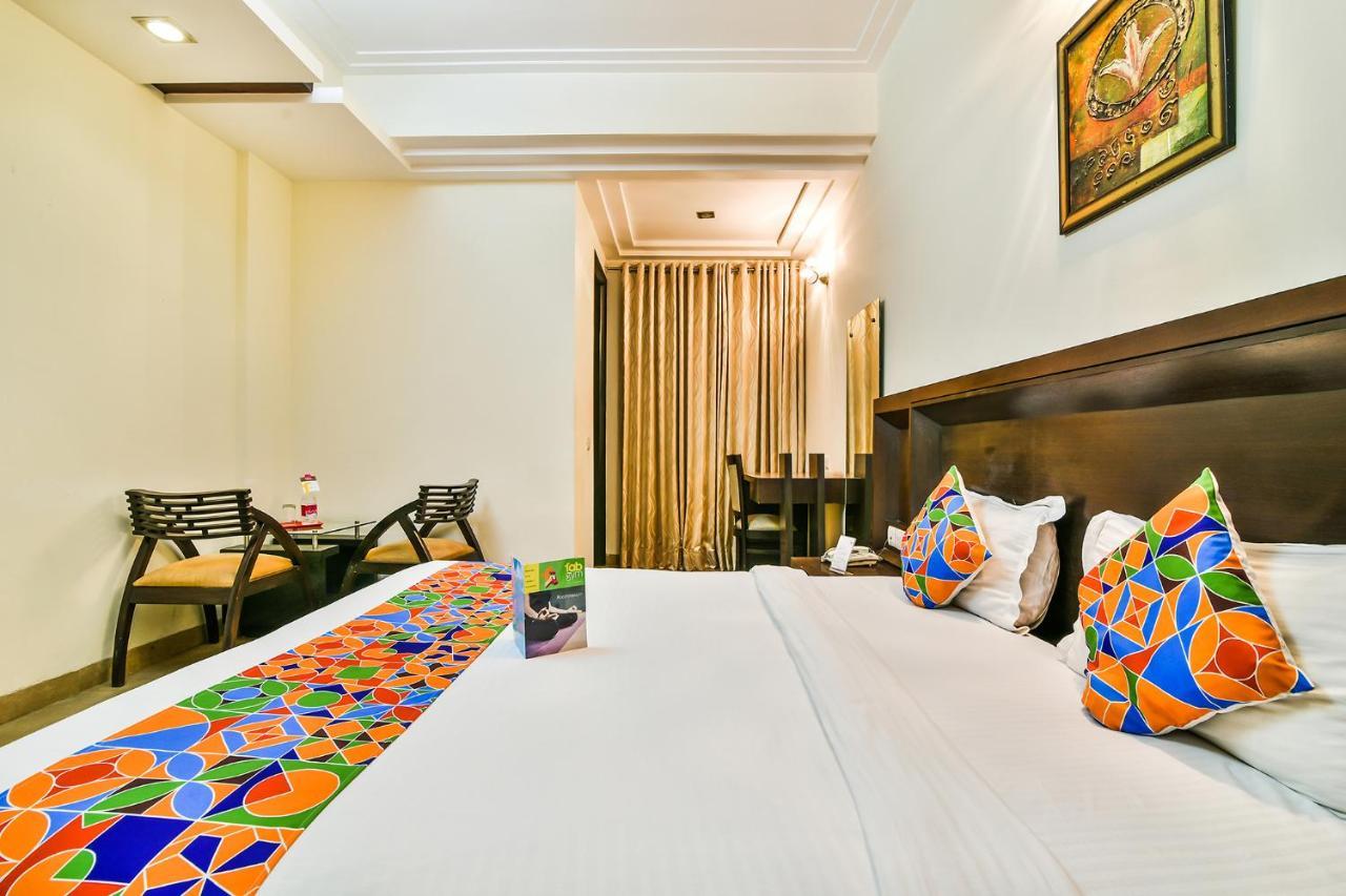 Fabhotel Oasis Dlf Phase 3 구르가온 외부 사진