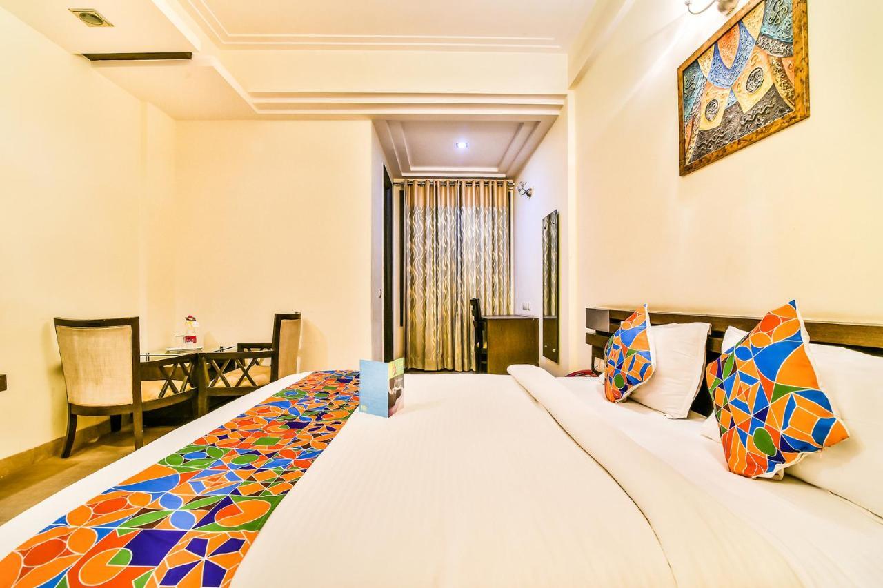 Fabhotel Oasis Dlf Phase 3 구르가온 외부 사진