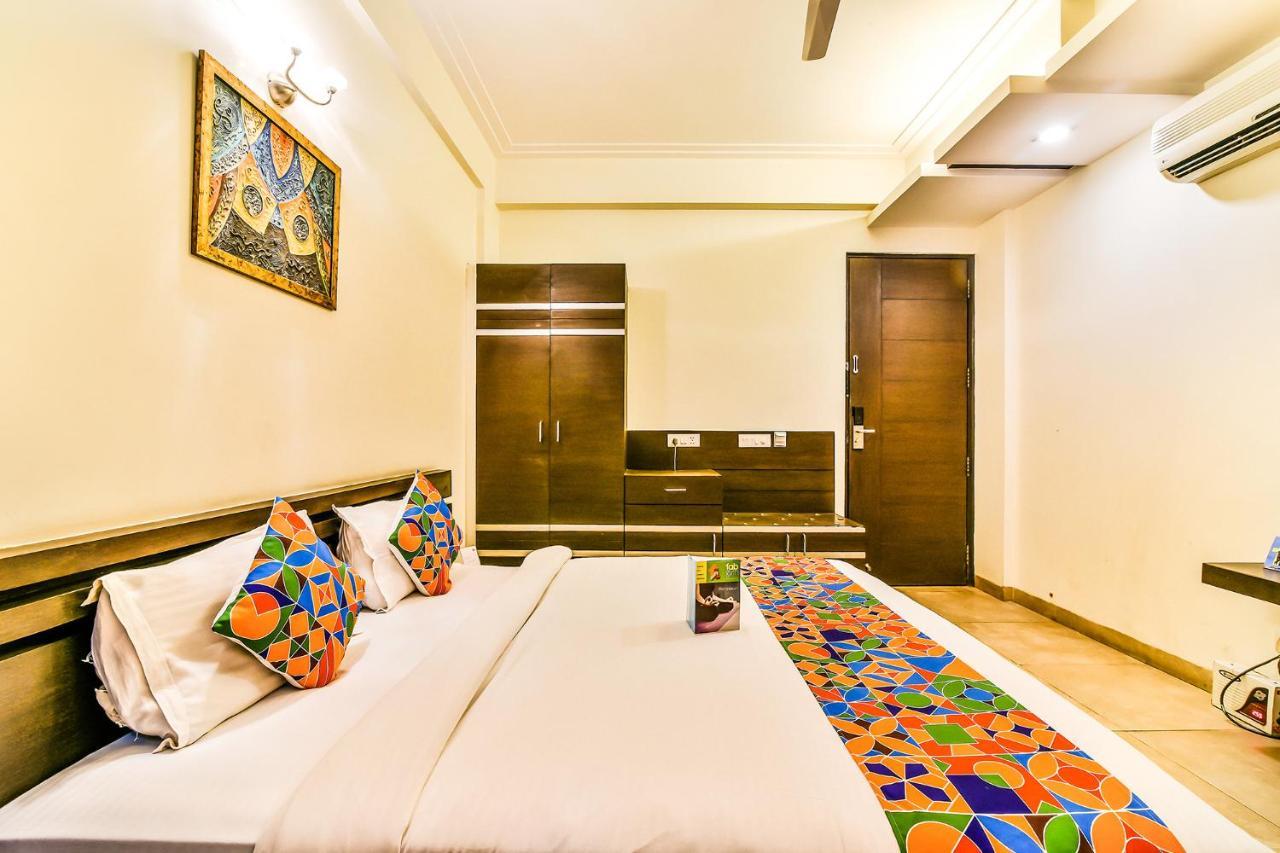 Fabhotel Oasis Dlf Phase 3 구르가온 외부 사진