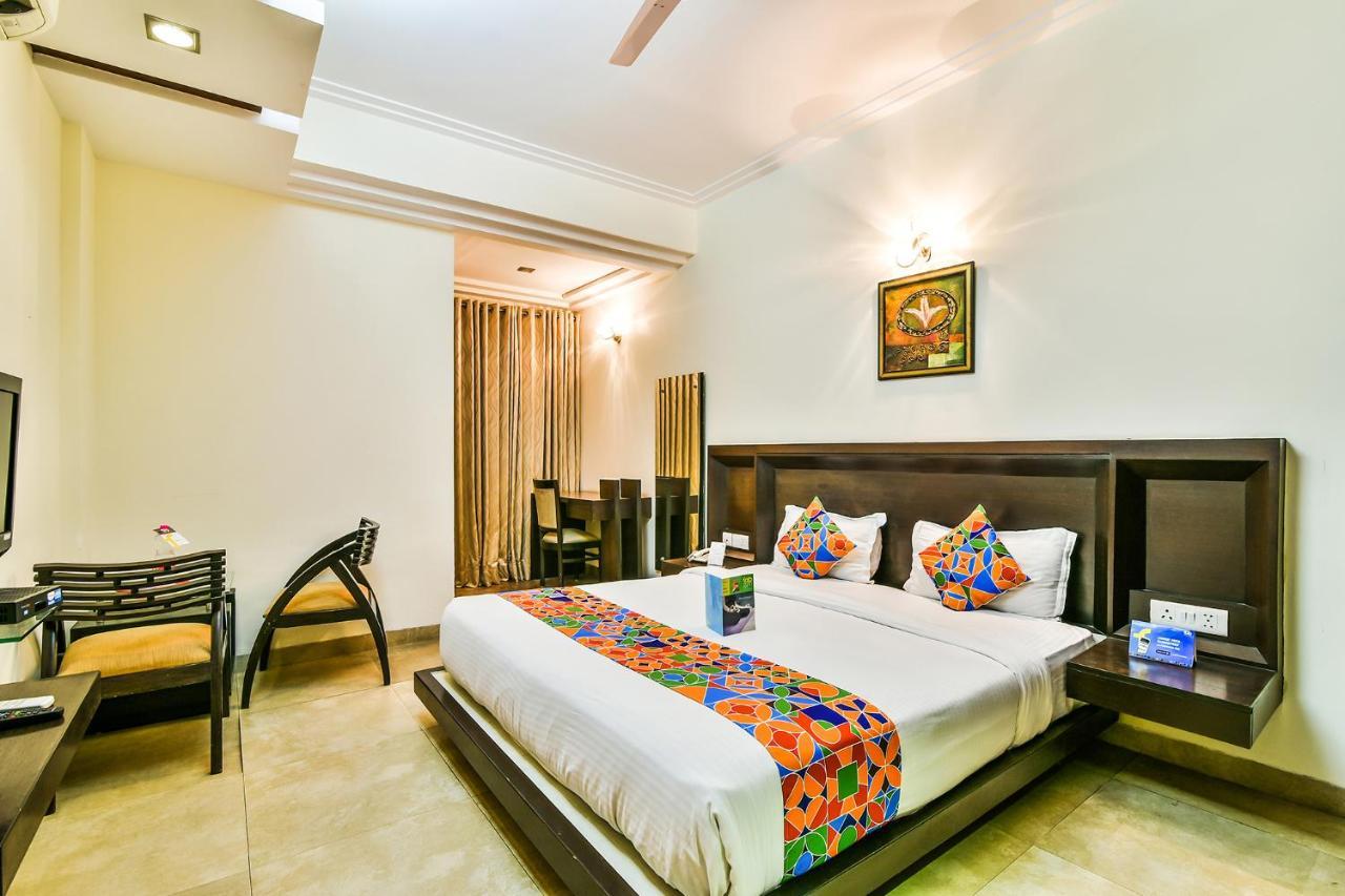 Fabhotel Oasis Dlf Phase 3 구르가온 외부 사진